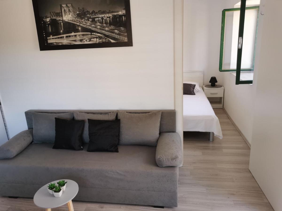 Apartment Mari Ostrvica Bagian luar foto